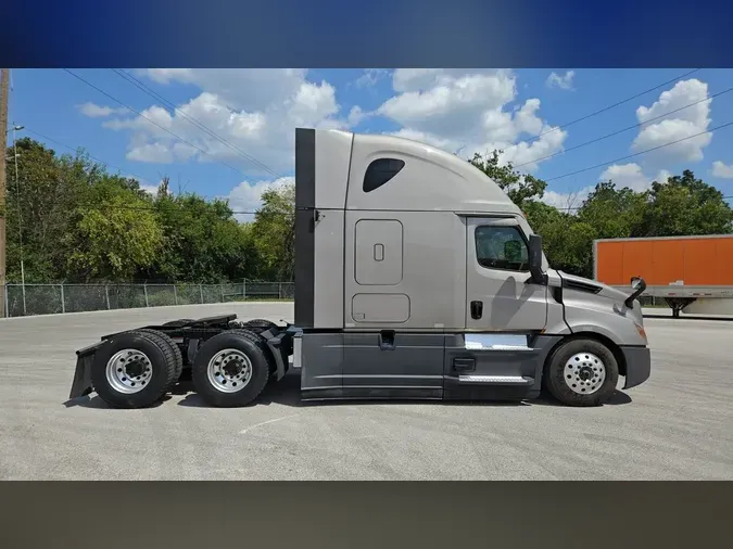 2023 Freightliner Cascadia