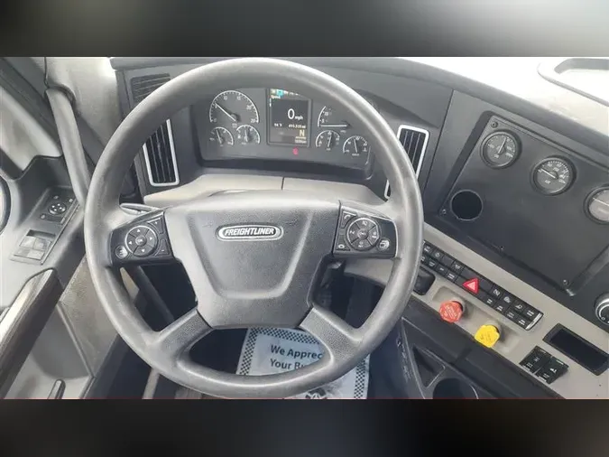 2019 FREIGHTLINER CA126