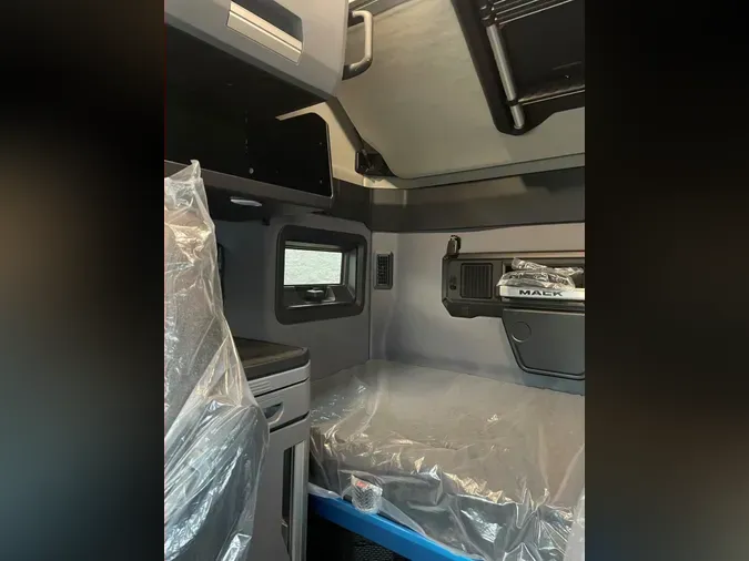 2026 MACK Pioneer 76" High Roof648d0bac948404e70448f25508c1f305