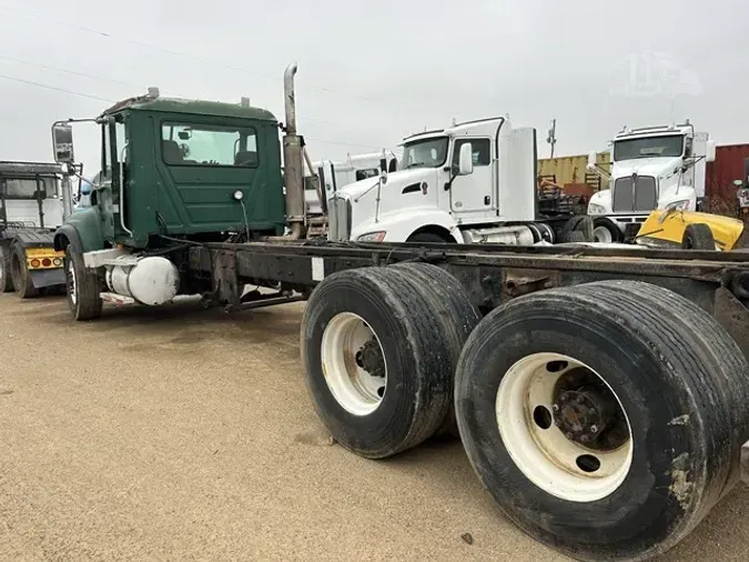 2004 MACK GRANITE CV713