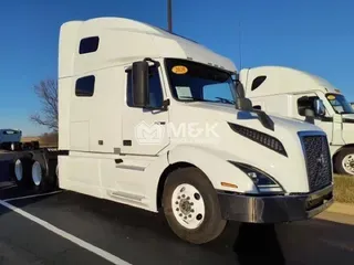 2020 VOLVO VNL64T760