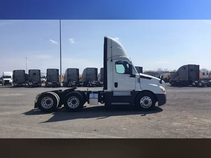 2020 Freightliner Cascadia 126