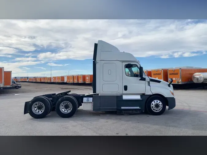 2020 Freightliner Cascadia