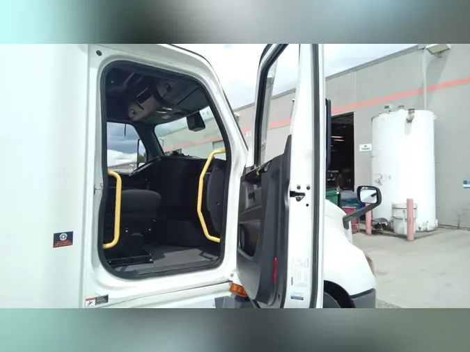 2023 Freightliner Cascadia 126