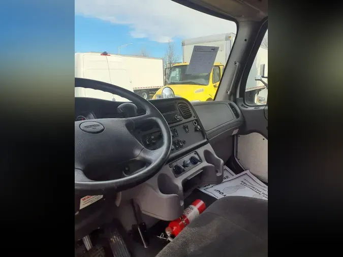 2019 FREIGHTLINER/MERCEDES M2 106