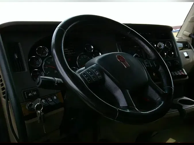 2019 KENWORTH T68064a2321e84ebb76513e5883dd47e96b5