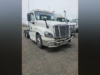 2017 FREIGHTLINER/MERCEDES CASCADIA 125