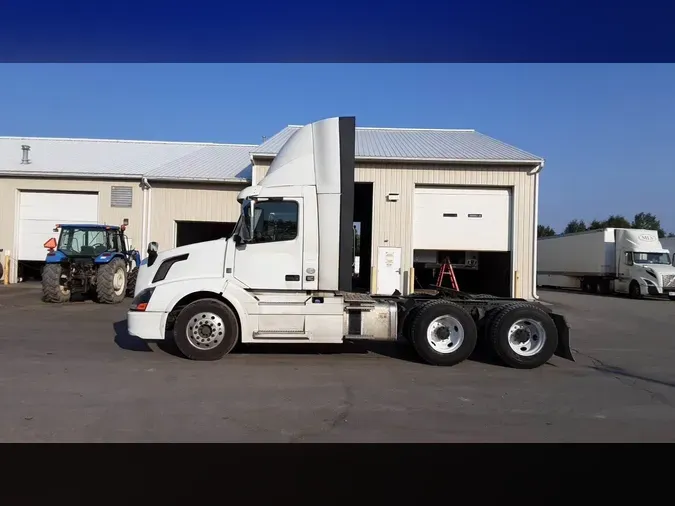 2017 Volvo VNL300