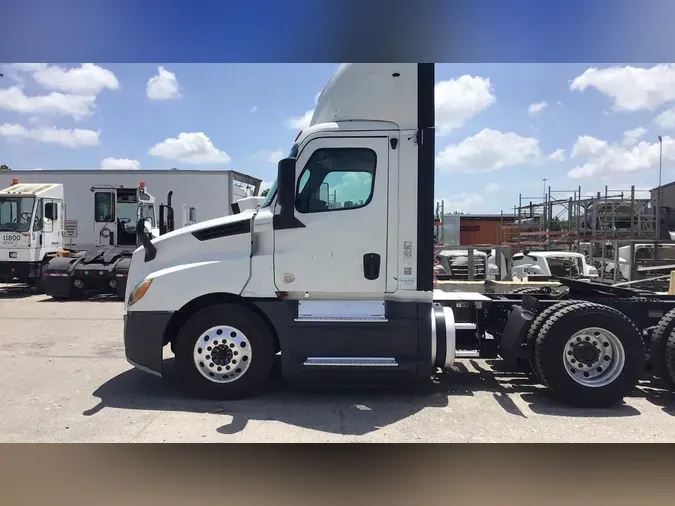 2019 Freightliner Cascadia 126