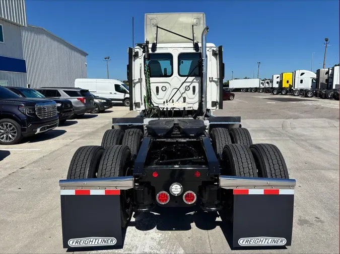 2022 Freightliner Cascadia 126