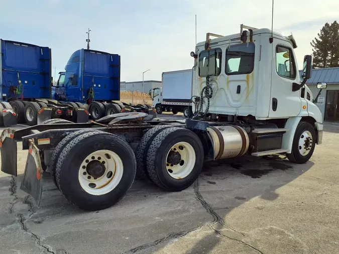 2018 FREIGHTLINER/MERCEDES CASCADIA 113