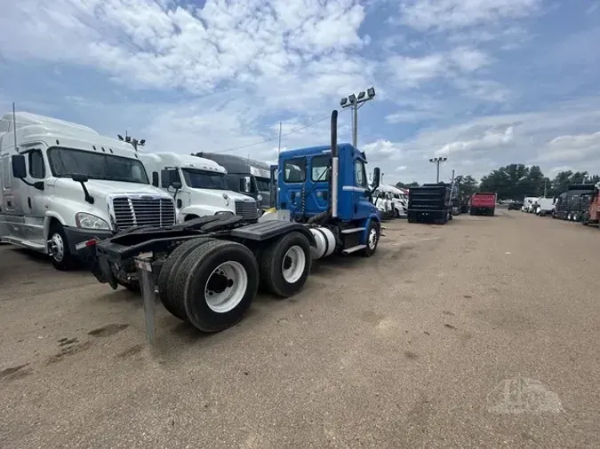 2015 FREIGHTLINER CASCADIA 113