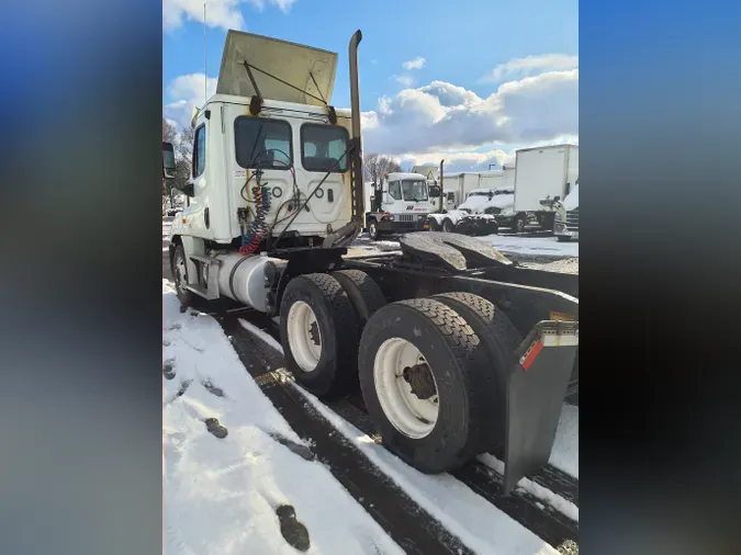 2019 FREIGHTLINER/MERCEDES CASCADIA 125