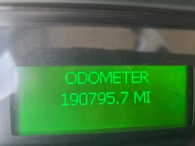 2017 FREIGHTLINER M2-112