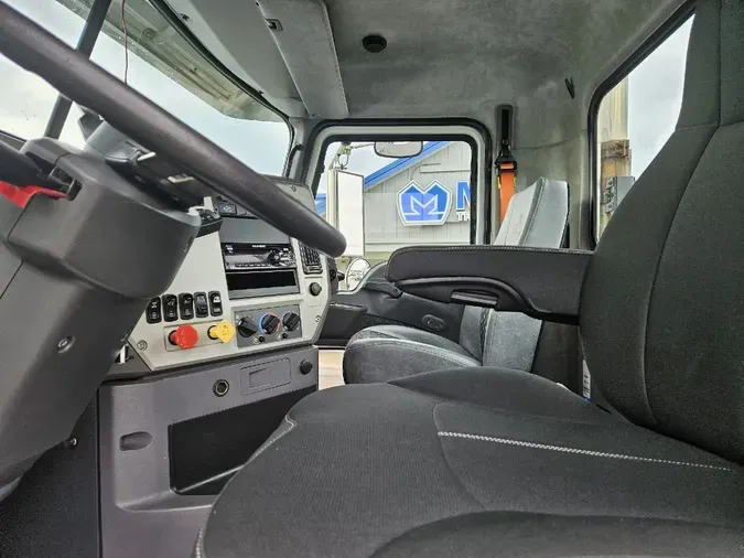 2018 MACK CXU613