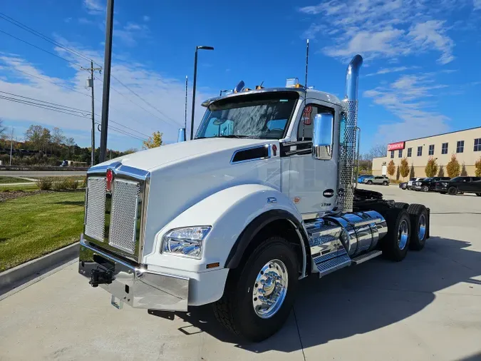 2026 Kenworth T880