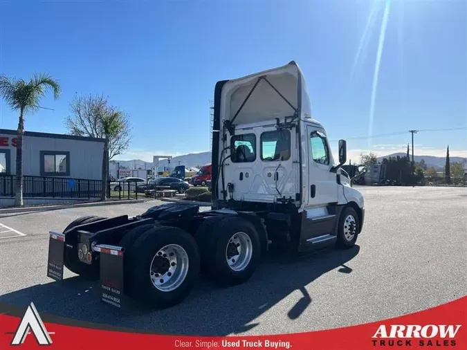 2020 FREIGHTLINER CA126