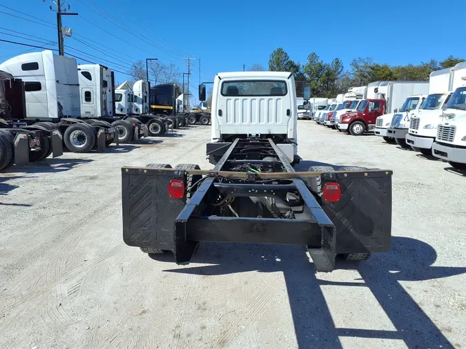 2013 FREIGHTLINER/MERCEDES M2 106