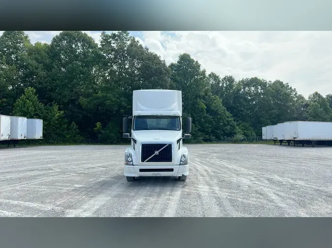 2015 Volvo VNL300