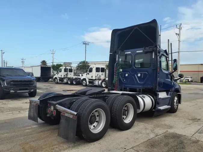 2020 FREIGHTLINER/MERCEDES NEW CASCADIA PX12664