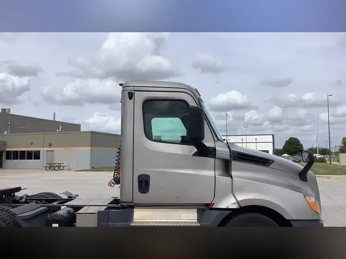 2020 Freightliner Cascadia 12664c0784860ae67e3197c3f874aea4563