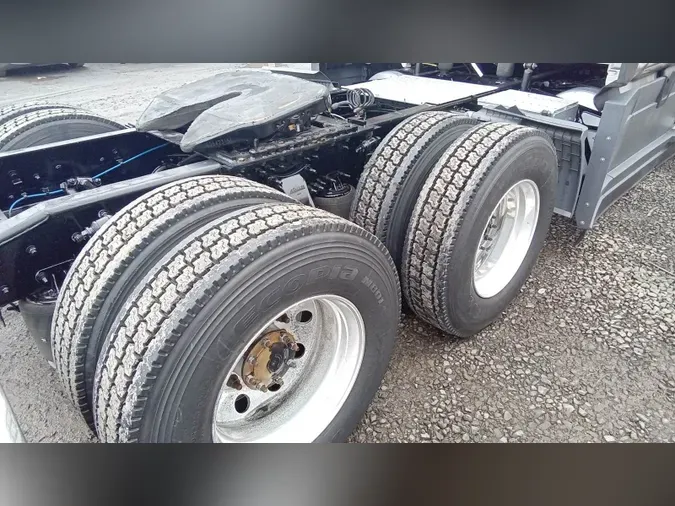 2024 Freightliner Cascadia 126