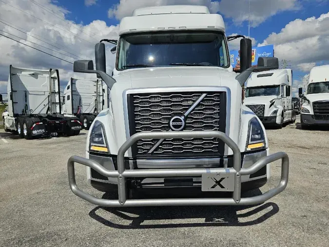 2022 VOLVO VNL64T740