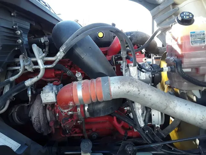 2020 NAVISTAR INTERNATIONAL LT625 SLPR CAB