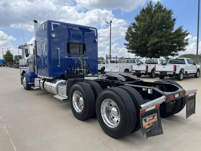 2022 Peterbilt 389