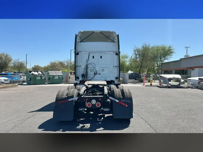 2020 Freightliner Cascadia 126