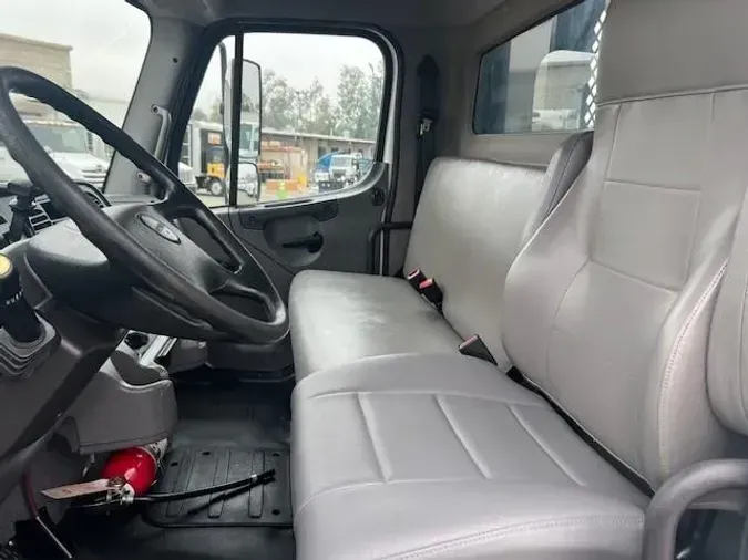 2018 Freightliner Business Class M2 106