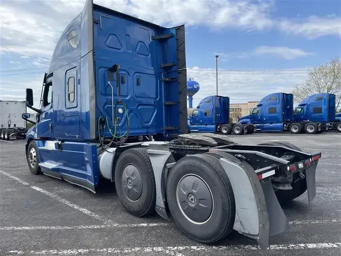 2021 FREIGHTLINER CA126