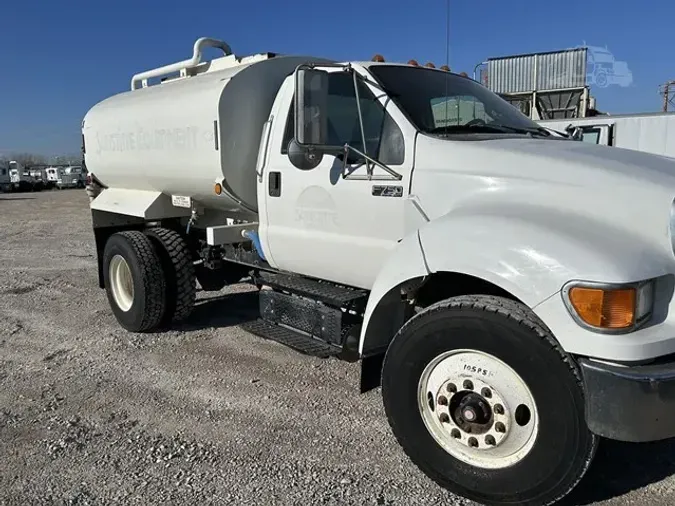 2013 FORD F750 XL