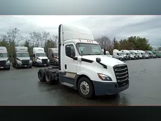 2020 Freightliner Cascadia 126