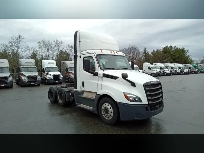 2020 Freightliner Cascadia 12664d6a84bbc72b1aff9bacc6aa2b8891e