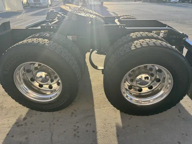 2022 Peterbilt 57964d8f2c9b3b44e8b6108cc30ffb1553d