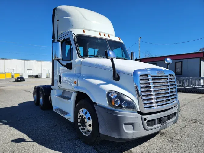 2016 FREIGHTLINER/MERCEDES CASCADIA 125