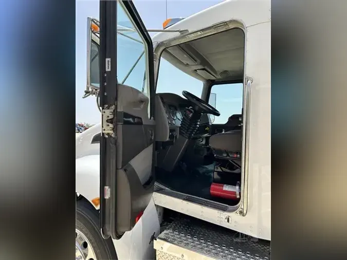 2019 KENWORTH T270