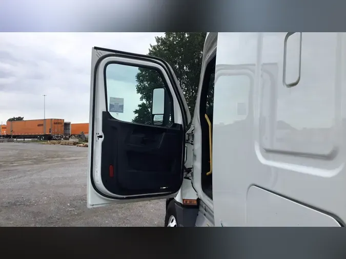 2023 Freightliner Cascadia 126