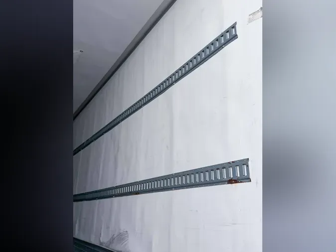 2021 UTILITY VS2RA64e15049d5233e44df9b4623793a6123