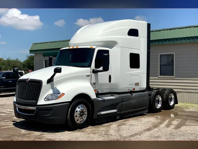 2022 INT LT625 6x4