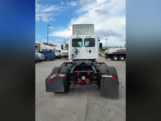 2016 FREIGHTLINER/MERCEDES CASCADIA 125