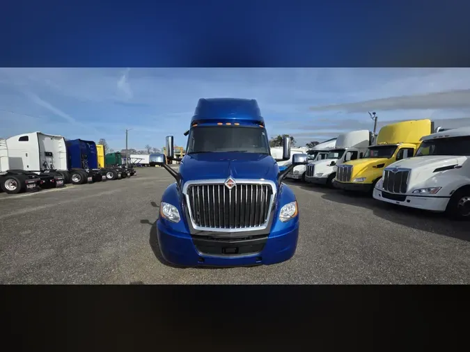 2022 International LT625