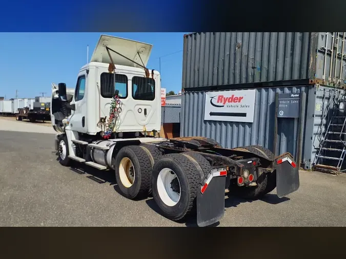 2019 FREIGHTLINER/MERCEDES CASCADIA 12564ea8973de4a7665d7da931e4f93341a