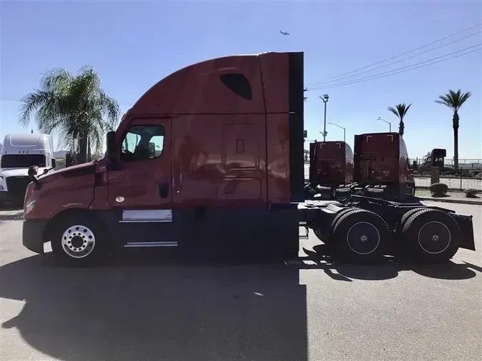 2020 FREIGHTLINER CA126