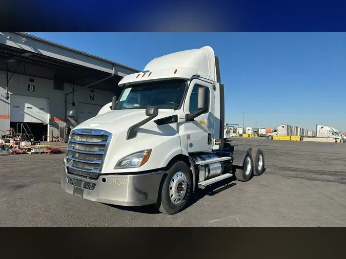 2020 Freightliner Cascadia 126