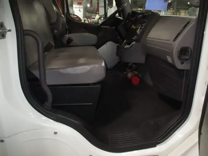 2019 FREIGHTLINER/MERCEDES M2 106