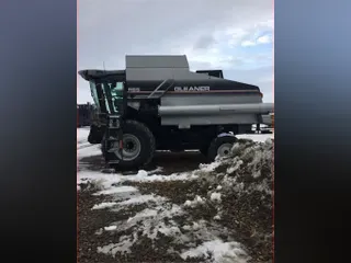 2004 Gleaner R65