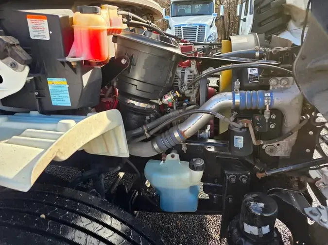 2019 FREIGHTLINER/MERCEDES M2 106