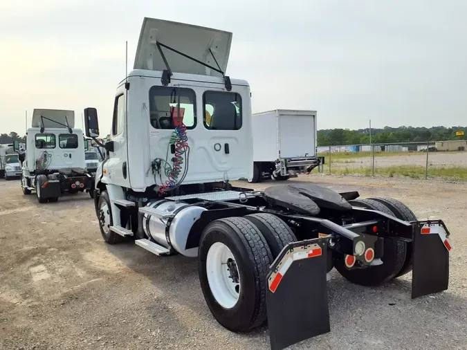2020 FREIGHTLINER/MERCEDES CASCADIA 113